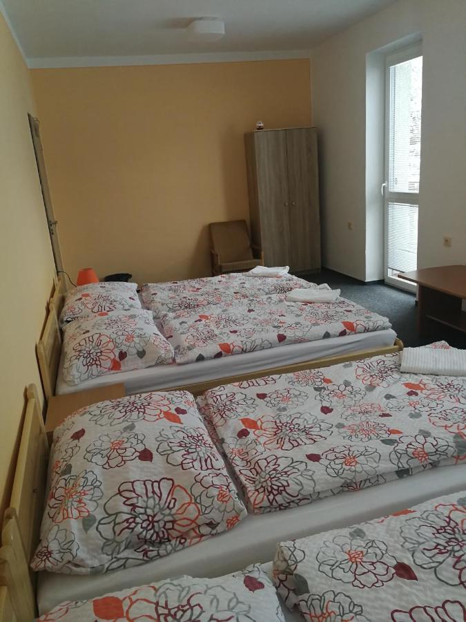 Penzion U Kluju Vestin Exteriör bild