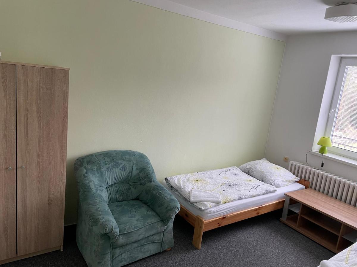 Penzion U Kluju Vestin Exteriör bild