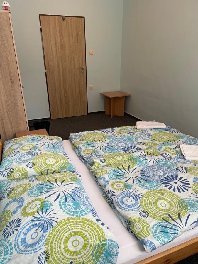 Penzion U Kluju Vestin Exteriör bild